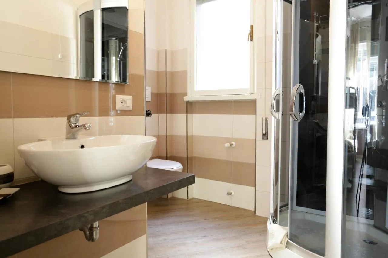 Bed & Breakfast Bed and Breakfast Domus Pio XI Roma Italia